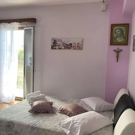Lydia's * ליקסורי